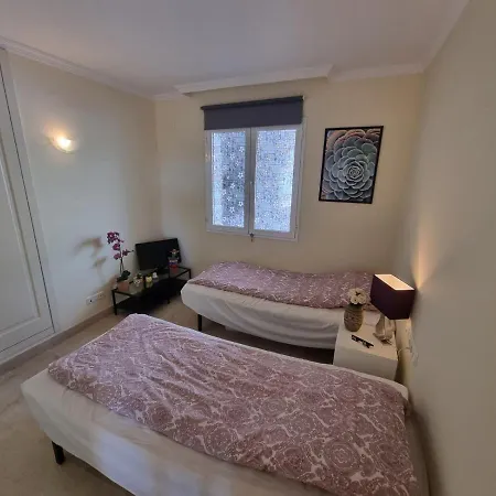 Elegant With Fantastic Views At The Of Calahonda Apartamento *