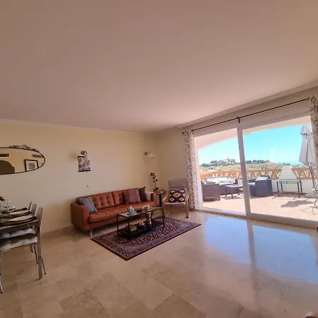 Elegant With Fantastic Views At The Of Calahonda Apartamento *
