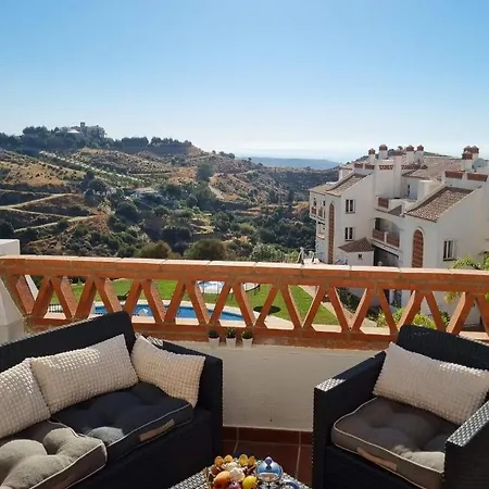 Apartment Elegant With Fantastic Views At The Of Calahonda